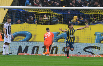 Rosario, Argentina.- In the photos taken on September 3, 2023, during the match between Rosario Central and Talleres, from Córdoba at Gigante de Arroyito, for the third date of Zone A of the League Cup. Rosario Central defeated Talleres 2-0. The goals were converted by the offensive midfielders Jaminton Campaz and Ignacio Malcorra, at the end of the first half.