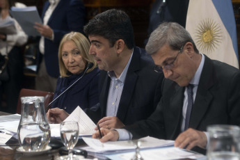 Buenos Aires.- En la foto tomada el 13 de septiembre de 2023, el presidente de la Comisión de Legislación Generl, Daniel Bensusán, durante el debate del proyecto que reforma la Ley de Alquileres que obtuvo hoy dictamen de las Comisiones de Legislación General y de Presupuesto y Hacienda y está lista para ser debatida en una sesión que podría llevarse a cabo la semana que viene.