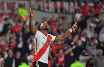 Buenos Aires, Argentina.- In the photos taken on September 21, 2023, during the match between River Plate and Atlético Tucumán at the Mas Monumental stadium, at the closing of the fifth date of Zone A of the Professional League Cup . With Salomón Rondón's goal, River Plate beat Atlético Tucumán 1-0, saved its historic winning record at the Monumental and avoided being goalless at home for the first time in the Martín Demichelis era.