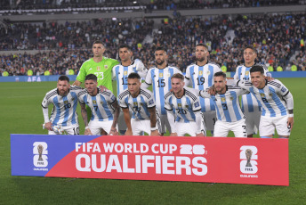 Buenos Aires, Argentina.- En la foto tomada el 7 de septiembre de 2023, Argentina, el campeón mundial liderado por su capitán Lionel Messi, inicia esta noche su camino hacia la defensa del título en el Mundial 2026 de Estados Unidos, México y Canadá, cuando reciba a Ecuador en el estadio Monumental.