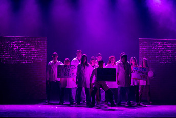 Catamarca, Argentina.- En las fotos tomadas el 20 de septiembre del 2023, muestra las últimas funciones de teatro que se desarrollaron en salas de las ciudades de La Rioja y San Fernando del Valle de Catamarca. Este miércoles, culminó la 37° edición de la Fiesta Nacional del Teatro, el máximo encuentro escénico de las grupalidades teatrales del extenso país en su geografía diversa, organizado por el Instituto Nacional del Teatro (INT).