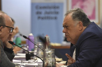 Buenos Aires, Argentina.- En las fotos tomadas el 11 de octubre del 2023, la mayoría oficialista de la Comisión de Juicio Político de la Cámara de Diputados aprobó el informe de formulación de cargos por presunto mal desempeño contra los jueces de la Corte Suprema de Justicia, quienes serán citados para que realicen su descargo.