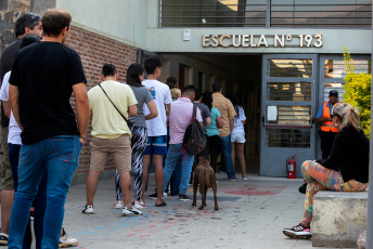 Catamarca.- Eleciones nacionales y provinciales en la Escuela N° 193 de Valle Chico, las mesas comenzaron a funcionar a las 8 con total normalidad.