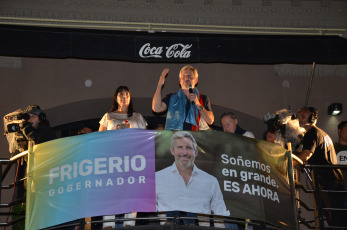 Entre Rios, Argentina.- En las fotos tomadas el 22 de octubre del 2023, el candidato a gobernador por Juntos por Entre Ríos, Rogelio Frigerio, brinda sus primeras declaraciones tras ganar las elecciones provinciales de Entre Rios. Frigerio, será a partir del 10 de diciembre el nuevo gobernador de la provincia, al imponerse por una leve diferencia al postulante por el peronismo, Adán Bahl, luego de 20 años de gobiernos peronistas en esa provincia litoraleña.