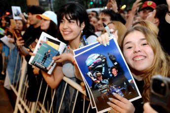 Buenos Aires, Argentina.- En las fotos tomadas el 4 de octubre del 2023, el piloto argentino, Franco Colapinto, durante una rueda de prensa ofrecida en la sede del Automóvil Club Argentino (ACA), en Buenos Aires. Colapinto debutará antes de fin de año en la Fórmula 2 y espera poder competir en la antesala de la Fórmula 1 en 2024. El piloto de 20 años, que actualmente compite en la Fórmula 3 con la escudería neerlandesa MP Motorsport, dijo que está "invitado" a participar en la última prueba de F2 de este año, que se disputa el 26 de noviembre en Abu Dhabi.