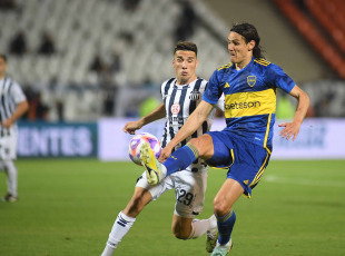 Mendoza, Argentina.- En las fotos tomadas el 15 de octubre del 2023, durante el partido entre Boca Juniors y Talleres de Córdoba en un encuentro disputado en el estadio Malvinas Argentinas en Mendoza. Boca, se clasificó para semifinales de la Copa Argentina luego de igualar 1-1 con Talleres, con gol del delantero uruguayo Edinson Cavani y vencer 4-1 en la definición por penales.