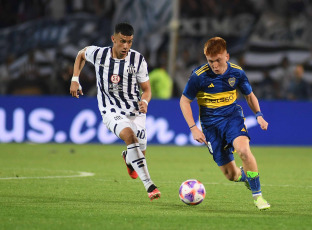 Mendoza, Argentina.- En las fotos tomadas el 15 de octubre del 2023, durante el partido entre Boca Juniors y Talleres de Córdoba en un encuentro disputado en el estadio Malvinas Argentinas en Mendoza. Boca, se clasificó para semifinales de la Copa Argentina luego de igualar 1-1 con Talleres, con gol del delantero uruguayo Edinson Cavani y vencer 4-1 en la definición por penales.