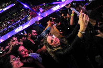 Buenos Aires.- En la foto tomada el 18 de octubre de 2023, Carolina Píparo. El candidato a presidente de La Libertad Avanza, Javier Milei, cierra hoy su campaña electoral con vistas a las elecciones del domingo, con un acto en el estadio porteño Movistar Arena, ubicado en el barrio porteño de Villa Crespo, acompañado por referentes y candidatos del espacio libertario.