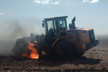 Córdoba, Argentina.- En las fotos tomadas el 10 de octubre del 2023, muestra los incendios forestales que afectaron la provincia de Córdoba, Argentina. Personal de Bomberos de Córdoba evacuó a más de 20 familias en la localidad de Villa Carlos Paz, debido a los incendios forestales que se registraron en el lugar, que alcanzaron zonas residenciales y arrasó miles de hectáreas. Este miércoles, se registraron algunas precipitaciones en las zonas afectadas, lo que benefició el intenso trabajo de los brigadistas que controlaron el siniestro.