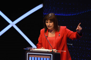 Buenos Aires, Argentina.- En las fotos tomadas el 8 de octubre del 2023, los candidatos Javier Milei, de La Libertad Avanza; Patricia Bullrich (foto), de Juntos por el Cambio; Sergio Massa, de Unión por la Patria; Juan Schiaretti, de Hacemos por Nuestro País; y Myriam Bregman, del Frente de Izquierda Unidad, participaron del segundo debate presidencial que se realizó en la facultad de Derecho de la Universidad de Buenos Aires (UBA). El debate, contó con muchos más cruces y momentos de tensión que el domingo pasado, los candidatos dieron sus discursos de cierre.