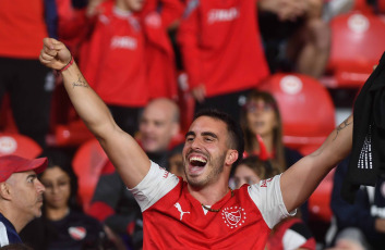 Buenos Aires, Argentina.- En las fotos tomadas el 29 de octubre del 2023, durante el encuentro entre Independiente y Arsenal en la undécima fecha de la zona A de la Copa de la Liga Profesional de Fútbol (LPF) en el Estadio Libertadores de América. Independiente no pudo doblegar al descendido Arsenal de Sarandí y terminó igualando sin goles en Avellaneda.