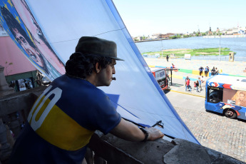 Buenos Aires, Argentina.- En las fotos tomadas el 30 de octubre del 2023, Claudia, Rita y Ana María Maradona, tres de las hermanas de Diego Amando Maradona celebraron el 63° aniversario de su nacimiento, en el Bar Lo del Diego, ubicado en el paseo turístico Caminito, en el barrio porteño de La Boca. Maradona, el máximo ídolo del fútbol argentino y uno de los grandes astros que ha dado el balompié internacional, estaría cumpliendo este lunes 63 años de edad.