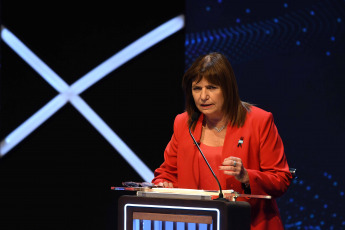 Buenos Aires, Argentina.- En las fotos tomadas el 8 de octubre del 2023, los candidatos Javier Milei, de La Libertad Avanza; Patricia Bullrich (foto), de Juntos por el Cambio; Sergio Massa, de Unión por la Patria; Juan Schiaretti, de Hacemos por Nuestro País; y Myriam Bregman, del Frente de Izquierda Unidad, participaron del segundo debate presidencial que se realizó en la facultad de Derecho de la Universidad de Buenos Aires (UBA). El debate, contó con muchos más cruces y momentos de tensión que el domingo pasado, los candidatos dieron sus discursos de cierre.