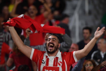 Buenos Aires, Argentina.- En las fotos tomadas el 29 de octubre del 2023, durante el encuentro entre Independiente y Arsenal en la undécima fecha de la zona A de la Copa de la Liga Profesional de Fútbol (LPF) en el Estadio Libertadores de América. Independiente no pudo doblegar al descendido Arsenal de Sarandí y terminó igualando sin goles en Avellaneda.