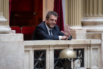 Buenos Aires, Argentina.- En las fotos tomadas el 2 de noviembre del 2023, la Asamblea Legislativa deliberaba para proclamar formalmente las fórmulas encabezadas por el ministro de Economía y candidato presidencial de Unión por la Patria (UxP), Sergio Massa (foto), y el postulante de La Libertad Avanza (LLA), Javier Milei, -ambos presentes en el recinto- que competirán el domingo 19 de noviembre en el balotaje para definir quién será el nuevo jefe de Estado desde el 10 de diciembre, según lo establecido por la Constitución Nacional.