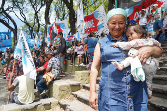 Buenos Aires, Argentina.- En las fotos tomadas el 23 de noviembre del 2023, organizaciones sociales, entre ellas el polo Obrero, realizan un plenario nacional piquetero contra las medidas anunciadas por el Presidente electo Javier Milei. Delegados de todo el país discutirán un "plan de lucha contra el ajuste" y luego marcharán a Plaza de Mayo para acompañar a las Madres de Plaza de Mayo, en rechazo al negacionismo del terrorismo de Estado.