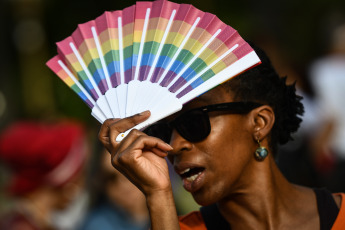 Buenos Aires, Argentina.- En las fotos tomadas el 8 de noviembre del 2023, durante la primera marcha contra el racismo para reivindicar la importancia de la población afrodescendiente en Buenos Aires, la capital de Argentina. El representante de esta marcha, Diego Bonga, declaró que “la marcha es para dar visibilidad a la lucha que venimos haciendo desde hace varias décadas en esta hermosa nación argentina, bendecida por la sangre de los negros en los campos de batalla”.