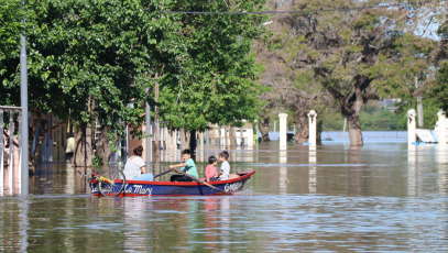 Concordia, Argentina.- En las fotos tomadas el 29 de noviembre del 2023, muestra las zonas afectadas por la crecida del Río Uruguay en Concordia, Argentina. La crecida del río Uruguay se encuentra en una situación crítica desde hace aproximadamente un mes, dejando un total de 491 familias evacuadas de sus viviendas en la ciudad entrerriana de Concordia.