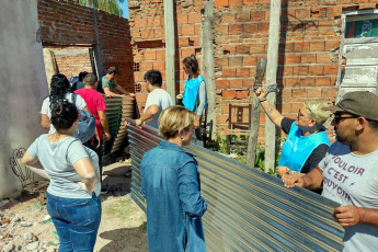 Corrientes, Argentina.- En las fotos tomadas el 7 de noviembre del 2023, muestra las zonas afectadas por la creciente de los ríos Paraná y Uruguay. La provincia de Corrientes tiene 9 ciudades en estado de evacuación de acuerdo a la Prefectura Naval Argentina. En todo el territorio provincial son 1.071 las personas evacuadas que están siendo asistidas por los municipios.