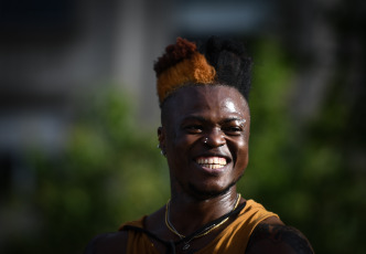 Buenos Aires, Argentina.- En las fotos tomadas el 8 de noviembre del 2023, durante la primera marcha contra el racismo para reivindicar la importancia de la población afrodescendiente en Buenos Aires, la capital de Argentina. El representante de esta marcha, Diego Bonga, declaró que “la marcha es para dar visibilidad a la lucha que venimos haciendo desde hace varias décadas en esta hermosa nación argentina, bendecida por la sangre de los negros en los campos de batalla”.