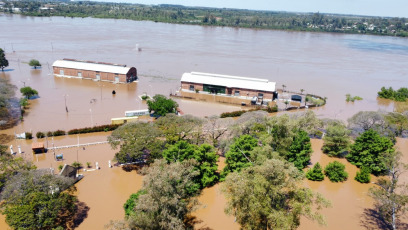 Concordia, Argentina.- En las fotos tomadas el 29 de noviembre del 2023, muestra las zonas afectadas por la crecida del Río Uruguay en Concordia, Argentina. La crecida del río Uruguay se encuentra en una situación crítica desde hace aproximadamente un mes, dejando un total de 491 familias evacuadas de sus viviendas en la ciudad entrerriana de Concordia.