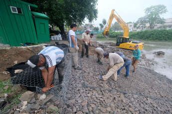 Corrientes, Argentina.- En las fotos tomadas el 3 de noviembre del 2023, muestra las zonas afectadas por la creciente de los ríos Paraná y Uruguay, lo que provocó que más de 600 personas sean evacuadas en Corrientes y se espera que el operativo continúe en las próximas horas. Según el Comando de Operaciones de Emergencia (COE) hay 624 personas evacuadas.