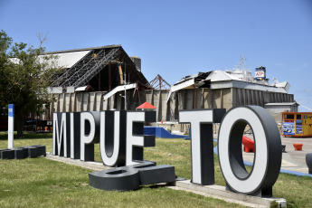 Bahía Blanca, Argentina.- En las fotos tomadas el 21 de diciembre del 2023, muestra la destrucción en el Puerto de Bahía Blanca tras la tormenta del fin de semana que provocó 13 muertes e importantes destrozos en la ciudad. Sin operaciones y con daños en varias de sus terminales se encuentra actualmente el Puerto de Bahía Blanca. La situación imperante torna imposible la recepción de camiones con cereal, y la carga de buques.