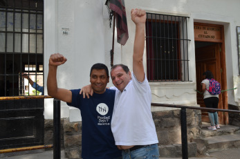 Salta, Argentina.- En las fotos tomadas el 11 de diciembre del 2023, Santos Clemente Vera, uno de los condenados por el doble crimen de las turistas francesas cometido en 2011 en Salta, recuperó la libertad por orden de la Corte de Justicia de esa provincia que se basó en el fallo de la Corte Suprema de Justicia de la Nación, que la semana pasada dejó sin efecto la sentencia a prisión perpetua que se le había dictado en 2016.