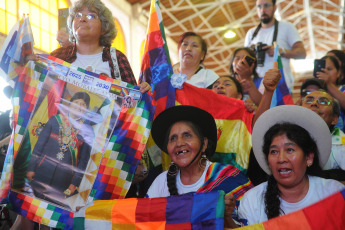 Buenos Aires, Argentina.- En las fotos tomadas el 2 de diciembre del 2023, organizaciones sindicales y sociales se reunieron junto al expresidente de Bolivia, Evo Morales, en el predio de la exEsma en un encuentro de la Runasur, o Unasur de los Pueblos. Morales, anunció este domingo que gestiona un encuentro de Runasur, el bloque de organizaciones sociales latinoamericanas que impulsa, a mediados de 2024 en su país, tras la reciente reunión en Argentina en la que se recordaron los 200 años de la doctrina Monroe.