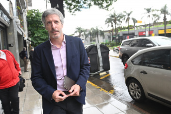 Buenos Aires, Argentina.- En las fotos tomadas el 6 de diciembre del 2023,Santiago Bausili, futuro presidente del Banco Central. El presidente electo, Javier Milei, continúa con el armado de su gabinete, con la transición para un nuevo gobierno en marcha. Milei, delinea lo que será su gestión, el paquete de leyes para la reforma del Estado y sigue completando su Gabinete de cara al 10 de diciembre.