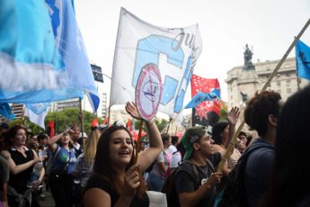 Buenos Aires, Argentina.- En las fotos tomadas el 5 de diciembre del 2023, miles de manifestantes agrupados en distintas organizaciones políticas y sociales participaron de la 7ma "marcha de la gorra" bajo la consigna "Nunca Más violencia ni represión" en la Ciudad de Buenos Aires. El encuentro anual, denuncia el abuso y la represión policial contra jóvenes de sectores populares.