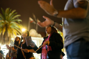 Buenos Aires, Argentina.- In the photos taken on December 20, 2023, banging of pots and honks were recorded this Wednesday night in various parts of the city of Buenos Aires and the Buenos Aires suburbs in rejection of President Javier Milei's announcement of the Decree of Emergency Need (DNU) for economic deregulation, some 300 measures to deregulate the economy and the public sector. “Afuera Milei!” was heard in the streets of the capital of Argentina.