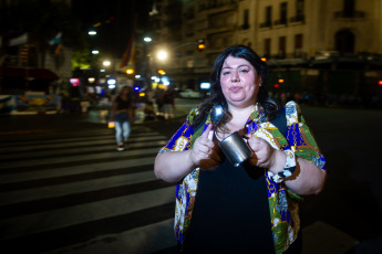 Buenos Aires, Argentina.- En las fotos tomadas el 27 de diciembre del 2023, vecinos autoconvocados se manifestaron frente al Congreso de la Nación y en diversos puntos del país contra las medidas del Gobierno Nacional, específicamente el megaproyecto de ley presentado este miércoles por el presidente Javier Milei, que pide al Congreso declarar la emergencia pública en materia económica, financiera, fiscal, previsional, de seguridad, defensa, tarifaria, energética, sanitaria, administrativa y social hasta el 31 de diciembre de 2025.