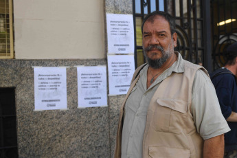 Buenos Aires, Argentina.- In photos taken on January 19, 2024, the secretary of the collective agreement of the State Workers Association (ATE), Flavio Vergara, provides a statement to the media after they reached an agreement with the National Government, with a salary increase of 16% for January on the eve of the general strike organized by the General Confederation of Labor (CGT) and in the midst of a climate of tension due to the discount in remuneration for those workers who march on Next January 24th.