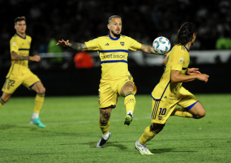 Buenos Aires, Argentina.- En las fotografías tomadas el 27 de enero de 2024 se ven escenas del partido Boca - Platense que terminó 0 a 0 en el estadio Ciudad de Vicente López.. El encuentro ofició como el debut de Diego Martínez al mando de la Dirección Técnica de Boca Juniors. En el primer tiempo le anularon un gol a Ronaldo Martínez, de Platense.