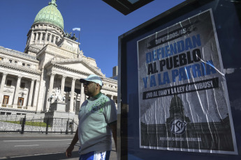 Buenos Aires, Argentina.- In the photos taken on January 24, 2024, workers and activists of the union organizations grouped in the CGT and the two CTA and the social movements belonging to the Union of Workers of the Popular Economy ( UTEP), they gather from 9:00 a.m. (local time) in the Plaza de los Dos Congresos, as part of a first organizational advance of what will be this afternoon's mobilization against the "Bases" bill and DNU 70/2023.