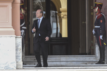 Buenos Aires, Argentina.- En las fotos tomadas el 2 de enero del 2024, Guillermo Francos, Ministro de Infraestructura. El presidente Javier Milei, encabezó la primera reunión de gabinete del año, en la que se analizaron temas de gestión y de la que participan ministros y colaboradores próximos, en la Casa Rosada.