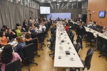 Buenos Aires, Argentina.- En las fotos tomadas el 17 de enero del 2024, el plenario de comisiones de la Cámara de Diputados realiza una nueva jornada de debate del proyecto de ley de "Bases y Puntos de Partida para la Libertad de los Argentinos", impulsado por el Poder Ejecutivo, en lo que será el sexto encuentro, luego de que ayer debatieron la norma organizaciones no gubernamentales, organismos de Derechos Humanos, entidades empresarias y sectores de la sociedad civil.