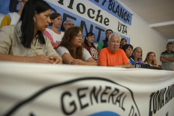 Bariloche, Argentina.- En la foto tomada el 23 de enero de 2024, la CGT junto a distintas organizaciones de sociales realizaron hoy una conferencia de prensa de cara al paro General y Movilización convocado para mañana en todo el país.