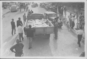 San Juan- En la foto de archivo, escenas del terremoto. Leé: Una muestra conmemorará el 80° aniversario del terremoto de 1944 El terremoto del 15 de enero de 1944 fue la mayor tragedia que recuerda el pueblo argentino. Estiman cerca miles de muertos, de una cifra aún mayor de heridos (datos aun inciertos), y de la destrucción casi total de una ciudad. Los efectos llegaron también a Córdoba, La Rioja, Mendoza y San Luis. En realidad, las consecuencias del sismo fueron desproporcionadas comparándolas con su intensidad. Fueron segundos interminables. El movimiento telúrico fue a las 20.49 horas y alcanzó 7,4 grados de magnitud en Escala Richter y una intensidad máxima de IX grados en la Escala Mercalli modificada. El epicentro se ubicó a 20 kilómetros al norte de la ciudad de San Juan, en las proximidades de la localidad de La Laja, en el departamento Albardón.