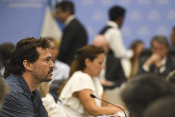 Buenos Aires, Argentina.- En las fotos tomadas el 15 de enero del 2024, Santiago Mitre,director y guionista de cine, 'Argentina, 1985' en el plenario de comisiones de la Cámara de Diputados que analiza el proyecto de ley ómnibus retomó su trabajo con la recepción de los testimonios de empresas, asociaciones, ONG's y sectores alcanzados por lo dispuesto en esa iniciativa.