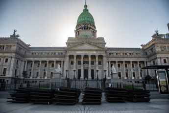 Buenos Aires, Argentina.- En la foto tomada el 23 de enero de 2024, preparativos en el Congreso Nacional de cara al paro y movilizacion de mañana en rechazo a las políticas del gobierno de Javier Milei.