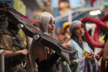 Bariloche- En la foto del 13 de enero de 2024, la edición Otaku Con verano que se realiza en el estadio Bomberos Voluntarios de la Ciudad de Bariloche viene reloaded:. Passthor, Kamikaze Capilar, Magnus Mefisto, Simone Anisinger, son algunos de los nombres de lujo que protagonizan la temporada 2024. Cosplays, Artistas, Músicos, y mucho más para que todos los fanáticos del animé puedan disfrutarlo.