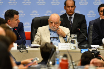 Buenos Aires.- En la foto tomada el 9 de enero, 2024, el Procurador del Tesoro, Rodolfo Barra. El Procurador del Tesoro, Rodolfo Barra. El plenario de comisiones de la Cámara de Diputados que debatirá el proyecto de ley ómnibus "Bases y Puntos de Partida de la Libertad de los Argentinos" comenzó a las 14.30 y cuenta con la presencia de funcionarios del Poder Ejecutivo.