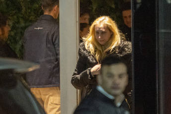 Río Gallegos.- En la foto tomada el 6 de enero de 2024, la hermana del presidente, Karina Milei en el hotel de Río Gallegos. E Presidente Javier Milei se ha retirado del hotel con destino al aeropuerto para dirigirse hacia Buenos Aires. Tras un periplo que lo llevó del continente a la Antártida y a recorrer las dos bases argentinas, el jefe de Estado regresó esta noche a la ciudad de Río Gallegos con su comitiva para tomar un descanso en el hotel donde se había hospedado anoche al llegar a la provincia.