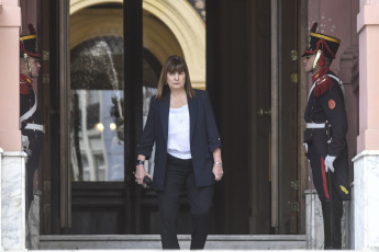 Buenos Aires, Argentina.- En las fotos tomadas el 2 de enero del 2024, Patricia Bullrich, Ministra de Seguridad. El presidente Javier Milei, encabezó la primera reunión de gabinete del año, en la que se analizaron temas de gestión y de la que participan ministros y colaboradores próximos, en la Casa Rosada.