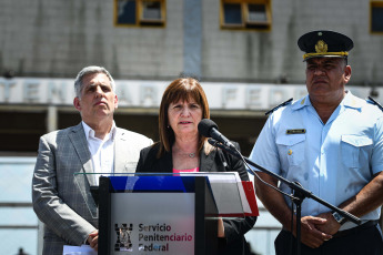 Buenos Aires, Argentina.- In photos taken on January 30, 2024, the Minister of Security, Patricia Bullrich (photo), presented the new "Management Protocol for high-risk prisoners", which will incorporate the control of telephone calls, recognition systems facial and monitoring 24 hours a day, every day of the year, among other measures that will be applied in federal prisons in order to prevent the heads of criminal organizations from continuing to operate behind bars, Bullrich asserted.