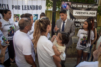 Mar del Plata, Argentina.- En las fotos tomadas el 30 de enero del 2024, la madre de un motociclista asesinado tras una discusión de tránsito, en 2021 en la ciudad bonaerense de Mar del Plata, declaró este lunes, al comenzar el juicio por el crimen. Jorge Mattar está detenido desde julio de 2021 por el homicidio de Leandro Yamil Vilugron.