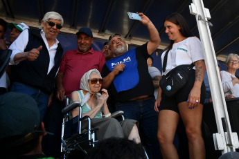 Buenos Aires, Argentina.- En la foto tomada el 24 de enero de 2024, el cotitular de la Confederación General del Trabajo (CGT) y dirigente de Camioneros, Pablo Moyano, pidió hoy a los legisladores rechazar la Ley "Bases" que se encuentra en la Cámara de Diputados y reclamó que "no traicionen a los trabajadores" y a la "doctrina del peronismo", que es "defender a los laburantes, a los que menos tienen y a los jubilados".