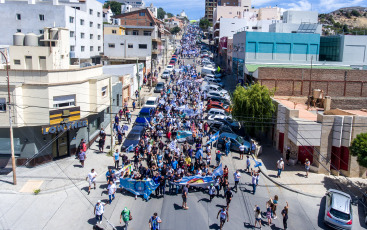 Chubut, Argentina.- En la foto tomada el 24 de enero de 2024, paro y movilización en todo el país en rechazo al DNU y a la Ley Ómnibus del presidente Javier Milei.